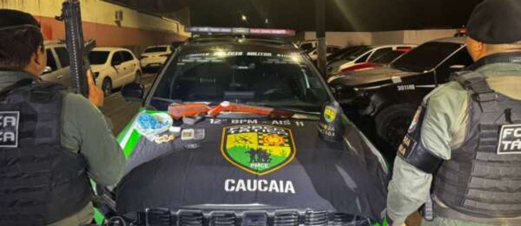 Polícia Militar apreende espingarda artesanal, drogas e balança de precisão em Caucaia