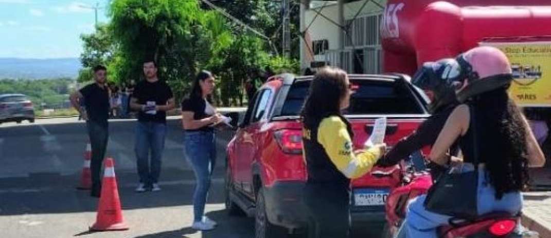 Detran-CE realiza blitz educativa alusiva ao Maio Amarelo em Juazeiro do Norte