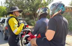 Detran-CE realiza blitz educativa do Maio Amarelo na Sabiaguaba
