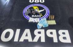 PMCE prende homem com arma, drogas e motocicleta com suspeita de clonagem em Barbalha