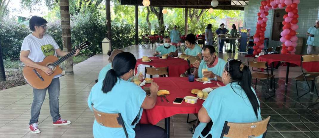 Mês das mães: Casa de Cuidados do Ceará promove homenagem a cuidadoras da unidade