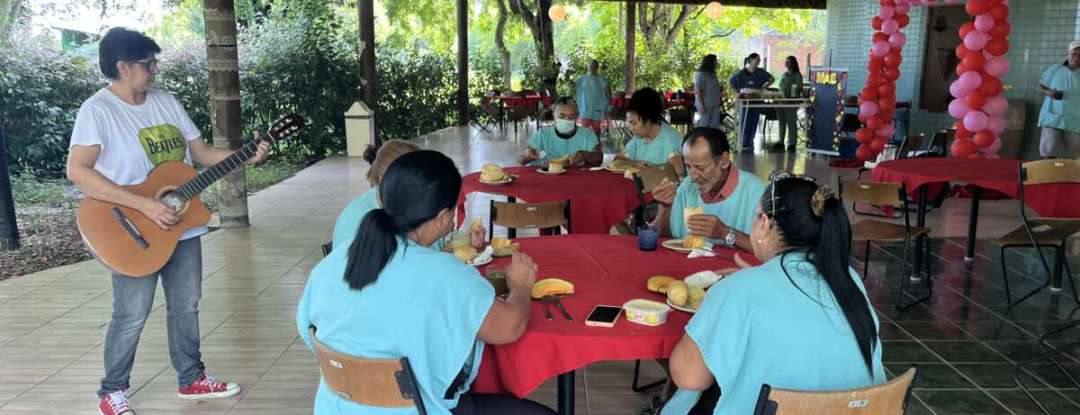 Mês das mães: Casa de Cuidados do Ceará promove homenagem a cuidadoras da unidade