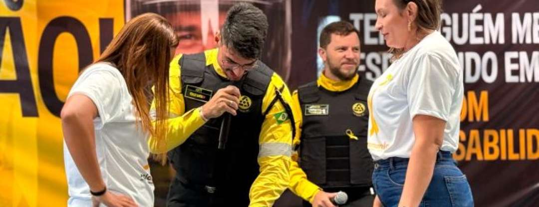 Detran-CE realiza palestra do Maio Amarelo para estudantes em Cedro