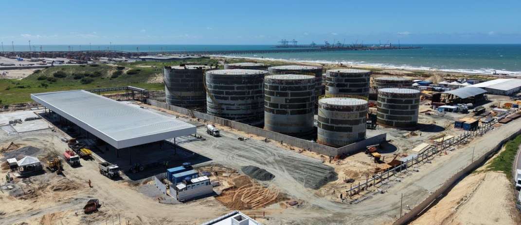 Dia D: Complexo do Pecém avança na consolidação do hub de granel líquido com obras do terminal da Dislub Equador