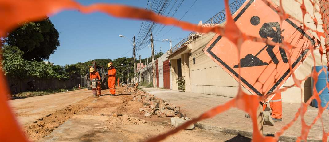 Obras da Cagece em Martinópole ampliam abastecimento de água
