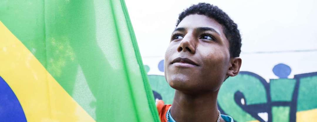 Em clima de Copa, Zona Viva Jangurussu resgata tradição de colorir a comunidade e reunir moradores em torno do futebol