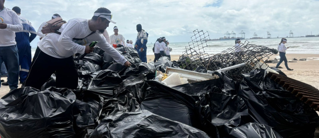 Mutirão de limpeza mobiliza colaboradores e comunidades do Pecém durante a Semana do Meio Ambiente