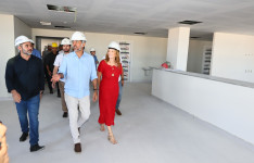 Governador Elmano de Freitas vistoria obras do Hospital Regional do Sertão de Crateús