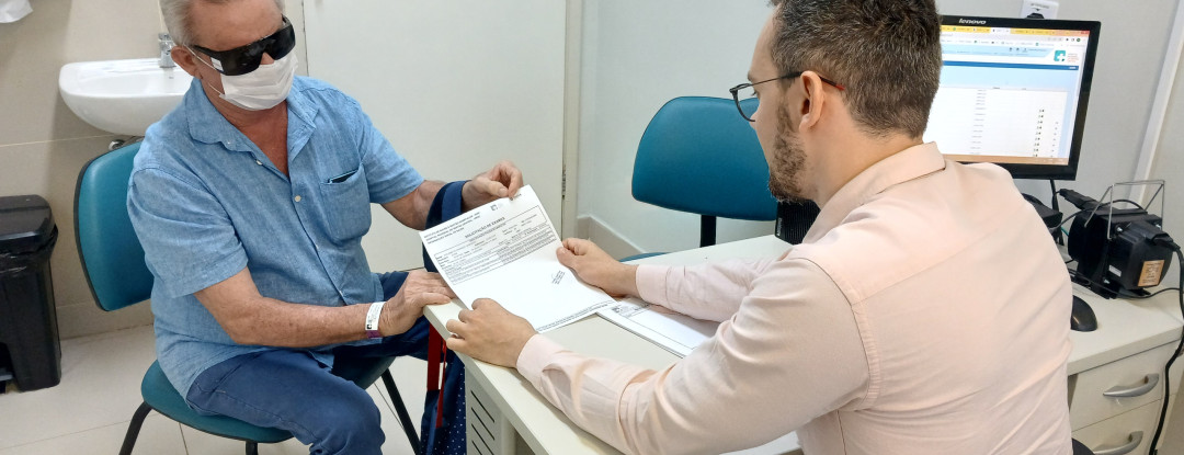 Embora raro, câncer de mama também afeta homens e diagnóstico precoce faz a diferença, destaca especialista do HRSC