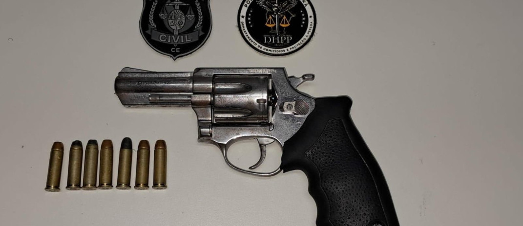 Suspeito de homicídios em Fortaleza é preso pela PCCE em posse de arma em Maracanaú
