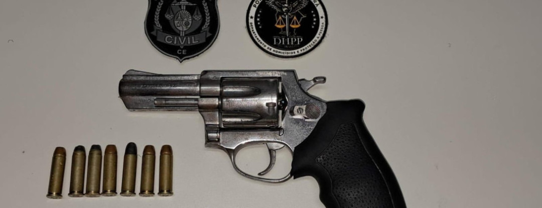 Suspeito de homicídios em Fortaleza é preso pela PCCE em posse de arma em Maracanaú