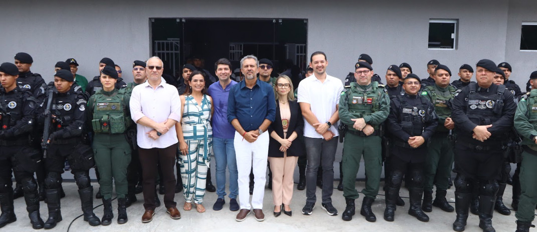 Governo do Ceará entrega 83ª base do CPRaio, central de videomonitoramento e nova areninha em Milagres
