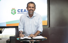 Governador Elmano de Freitas anuncia convocação de 163 professores para as universidades estaduais
