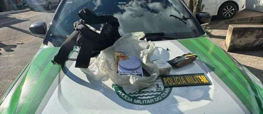 PMCE captura homem suspeito por tráfico de drogas e apreende entorpecentes em Assaré
