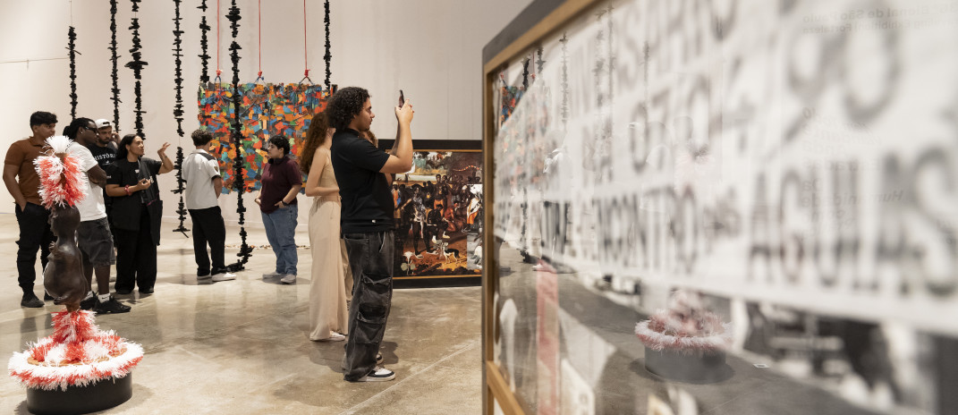 Pinacoteca do Ceará abre programação de férias com performance, oficina de bordado e pintura para crianças 