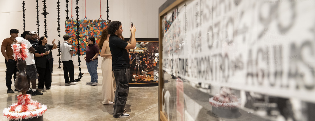 Pinacoteca do Ceará abre programação de férias com performance, oficina de bordado e pintura para crianças 