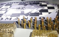 PMCE apreende arma de fogo e mais de 180 munições durante patrulhamento no José Walter
