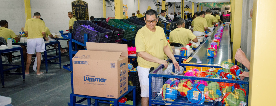 Fábrica de brinquedos é inaugurada na Unidade Prisional de Aquiraz