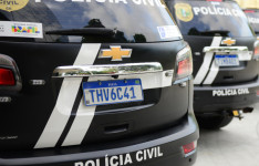 PCCE prende em flagrante suspeito de tráfico de drogas e apreende entorpecentes na Sabiaguaba