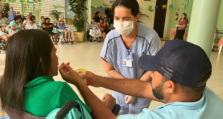 Com integração de projetos de humanização, Casa de Cuidados promove festa junina a pacientes
