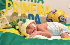 Bebês internados no HUC participam de ensaio fotográfico com temática de Copa do Mundo