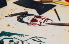 Exposição une xilogravura, cordel e memória na abertura da IV Semana Cego Aderaldo de Arte-Poesia