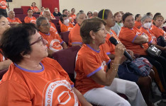 Envelhecer com dignidade: pessoas idosas recebem tablets e concluem formação em Fortaleza