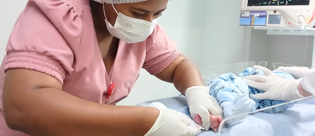 Gesto de amor e cuidado: teste do pezinho promove diagnóstico precoce para recém-nascidos e protege o futuro do bebê