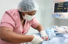 Gesto de amor e cuidado: teste do pezinho promove diagnóstico precoce para recém-nascidos e protege o futuro do bebê