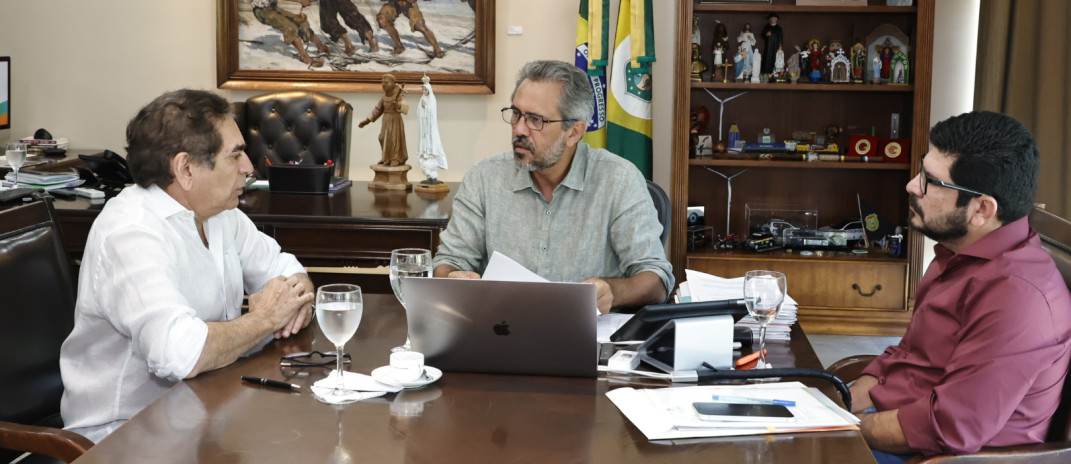Governador Elmano de Freitas anuncia construção de estrada ligando Massapê ao distrito de Madeiro