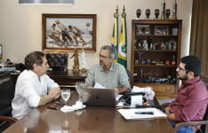 Governador Elmano de Freitas anuncia construção de estrada ligando Massapê ao distrito de Madeiro