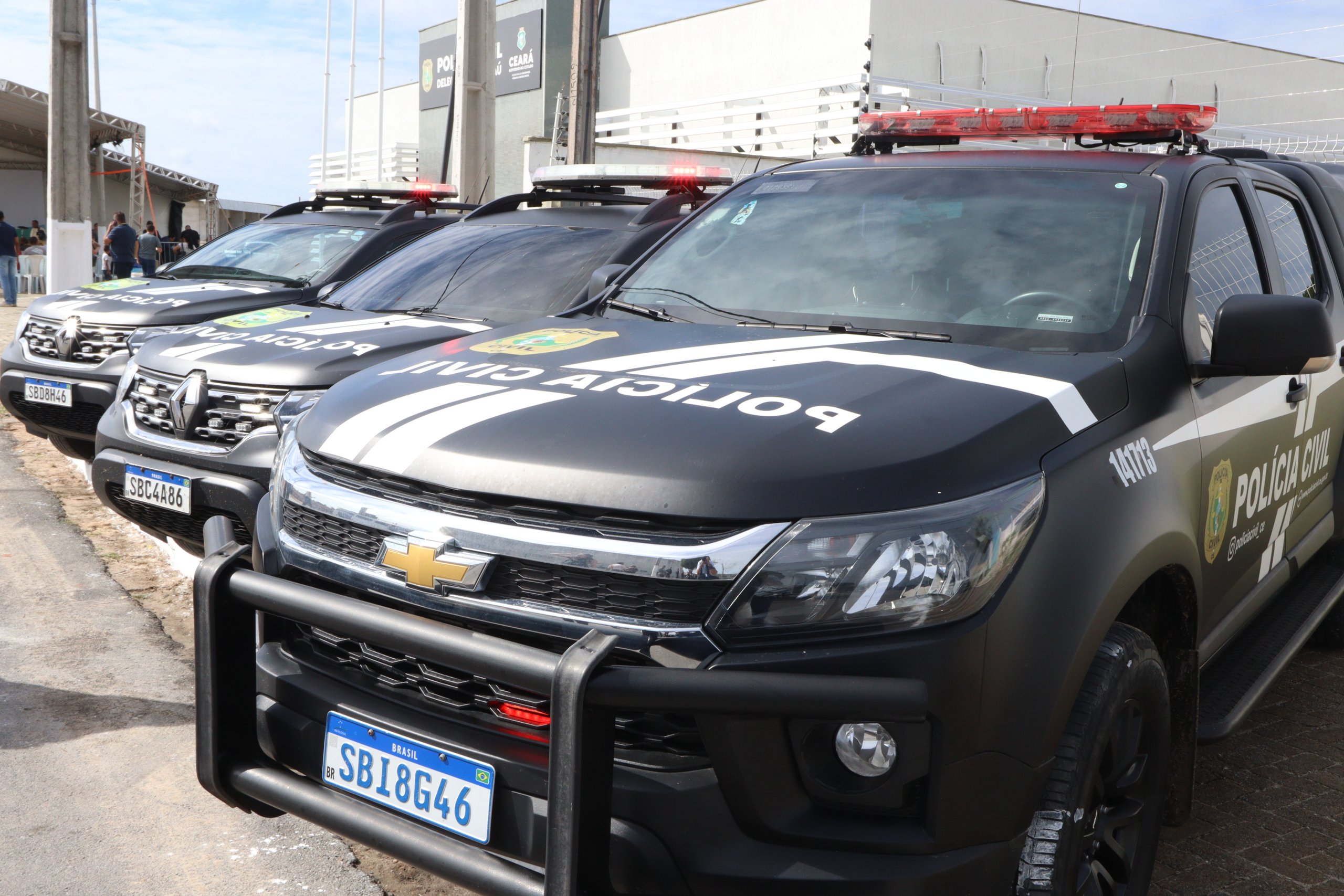 Polícia Civil deflagra operações distintas contra grupos criminosos e cumpre mandados em Pacatuba e em São Paulo
