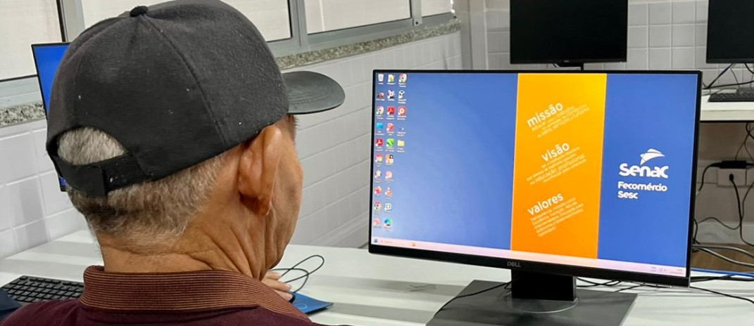 Inscrições abertas para curso sobre uso da internet para população idosa em Viçosa do Ceará