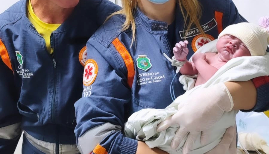 Bebê nasce dentro de ambulância do Samu 192 Ceará em Tianguá
