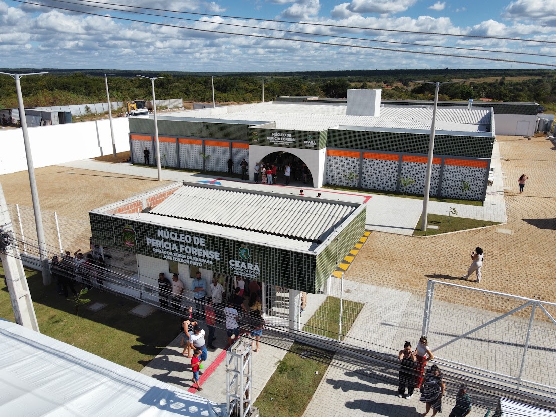 Governo do Ceará entrega novo núcleo da Pefoce e areninha em Tianguá
