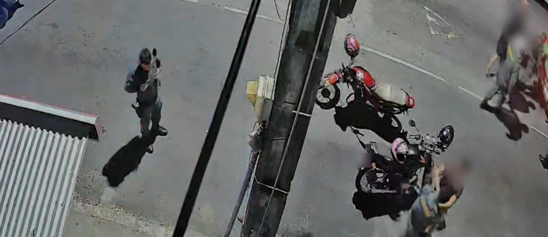 Com o apoio do videomonitoramento da SSPDS, PMCE captura dupla e apreende motocicleta com registro de roubo