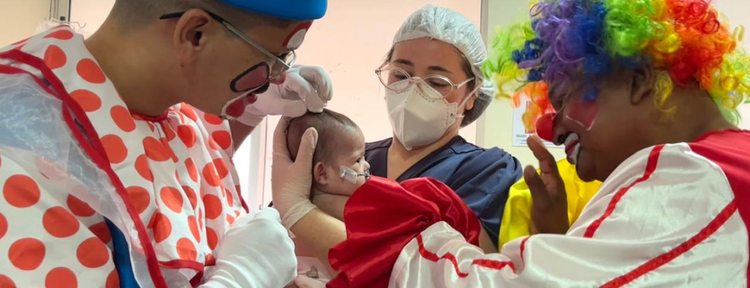Semana da Criança: brinquedos e afeto transformam a rotina de pacientes no Hias
