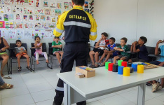 Detran-CE realiza intervenção educativa para crianças do Projeto Zona Viva em Juazeiro do Norte