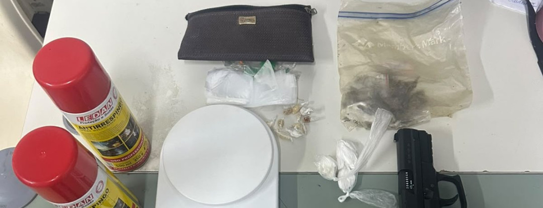 PMCE captura dois homens e uma mulher em flagrante e apreende mais de 40 kg de drogas em Caucaia